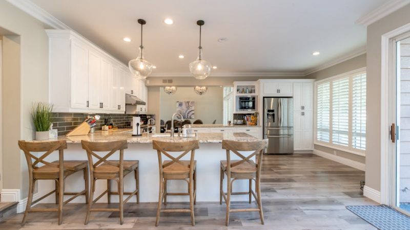 Белые настенные кондиционеры в Мытищах